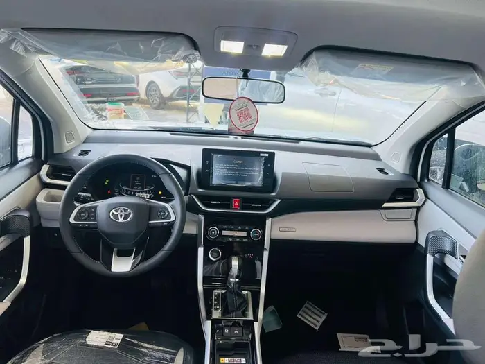 تويوتا فيلوز GLX 2025 بنزين 8