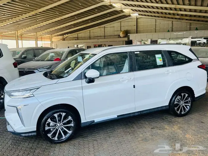 تويوتا فيلوز GLX 2025 بنزين 4