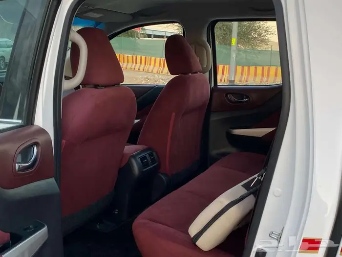 نيسان نيفارا تماتيك بنزين 2017 6