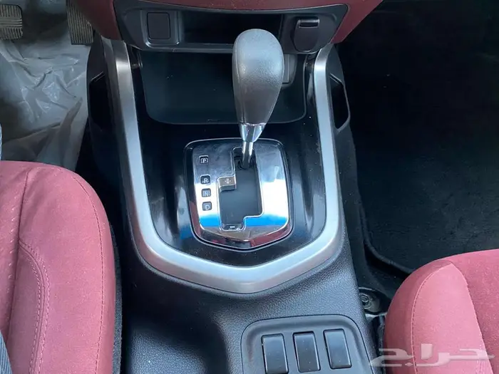 نيسان نيفارا تماتيك بنزين 2017 10