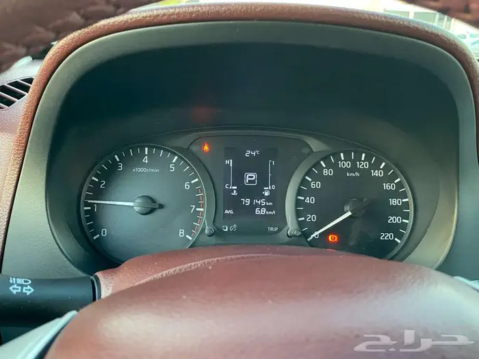 نيسان نيفارا تماتيك بنزين 2017 9