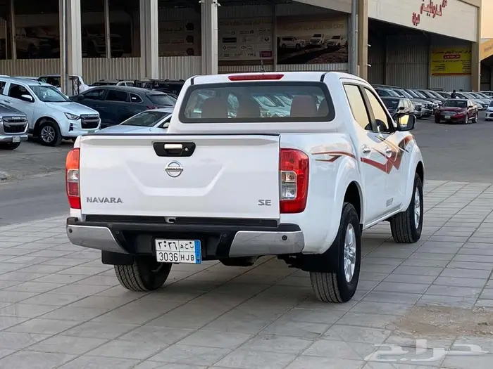 نيسان نيفارا تماتيك بنزين 2017 5