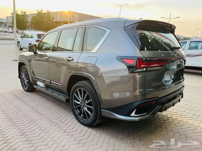عرض خاص لكزس 2024 lx600 fsport بالنقد والتقسيط 8
