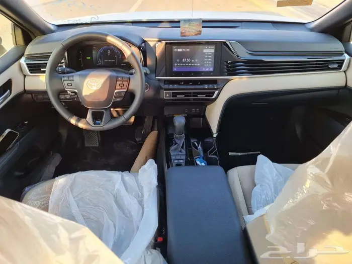 تويوتا كامري E بلس هايبرد 2025 7