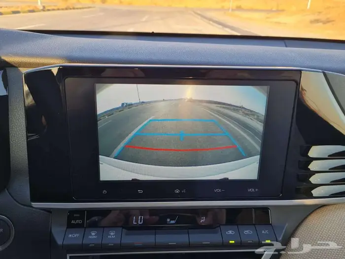 تويوتا كامري E بلس هايبرد 2025 10