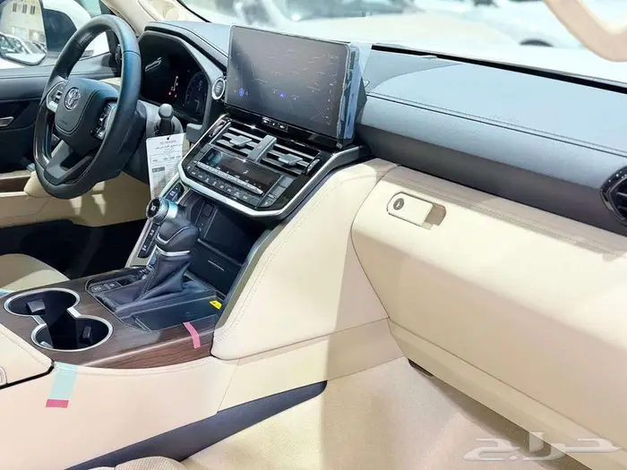 لاندكروزر جي اكس ار L5 خليجي بنزين رادار 2025 23