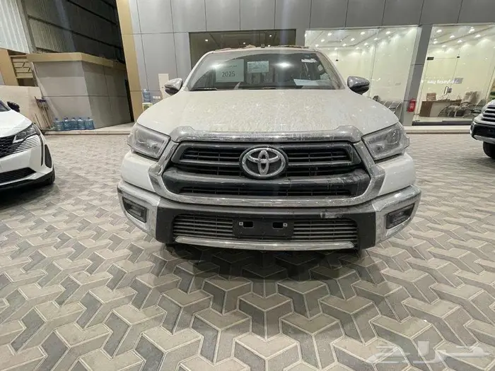 تويوتا هايلوكس غمارتين بنزين S.GLX قير عادي دبل 2025 سعودي 3