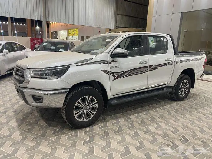 تويوتا هايلوكس غمارتين بنزين S.GLX قير عادي دبل 2025 سعودي 2