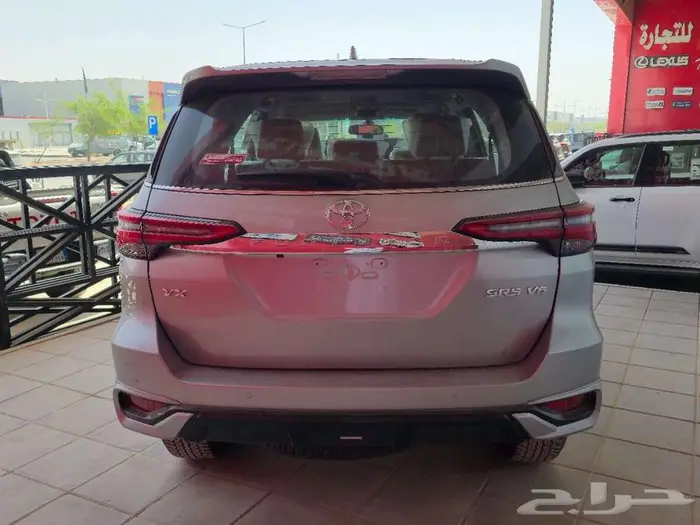 تويوتا فورتشنر VX3 فل كامل موديل 2025 5