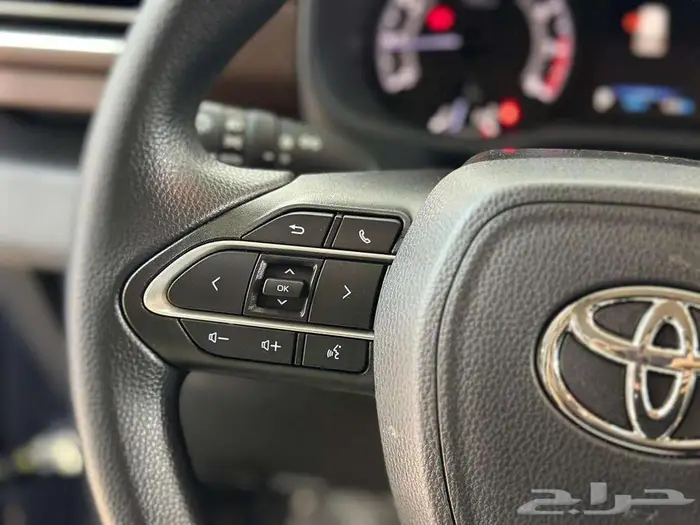 تويوتا انوفا GL بنزين 2026 8