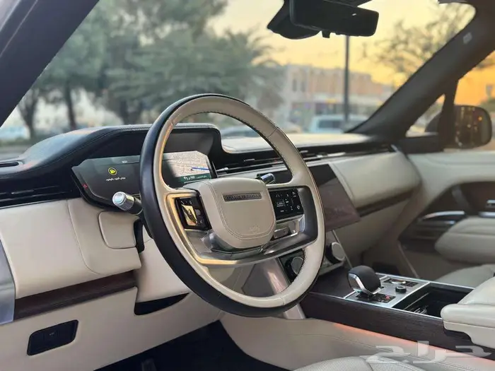 رنج روفر اوتوبيقرافي 2022 4