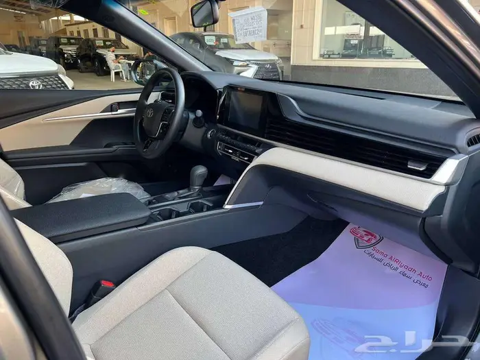تويوتا كامري E ستاندر جنوط موديل 2025 3
