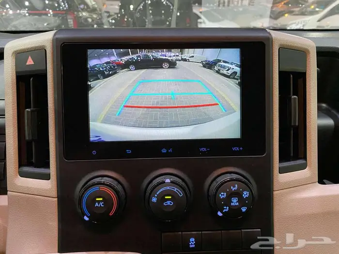 تويوتا هايس بضاعة سقف عالي 2025 ديزل ابيض اوتوماتيك 9