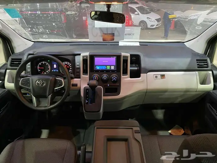 تويوتا هايس بضاعة سقف عالي 2025 ديزل ابيض اوتوماتيك 14