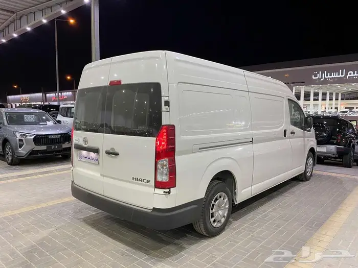تويوتا هايس بضاعة سقف عالي 2025 ديزل ابيض اوتوماتيك 30