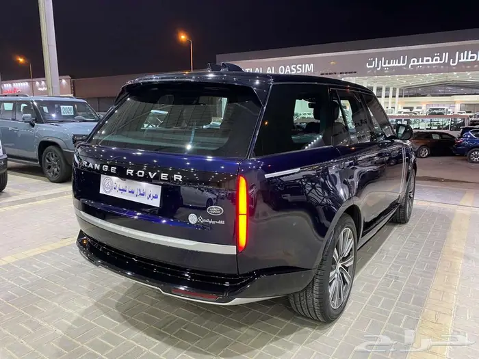 رينج روفر 2023 HSE ازرق غامق 8 سلندر خليجي ماشيه 95000كم 34