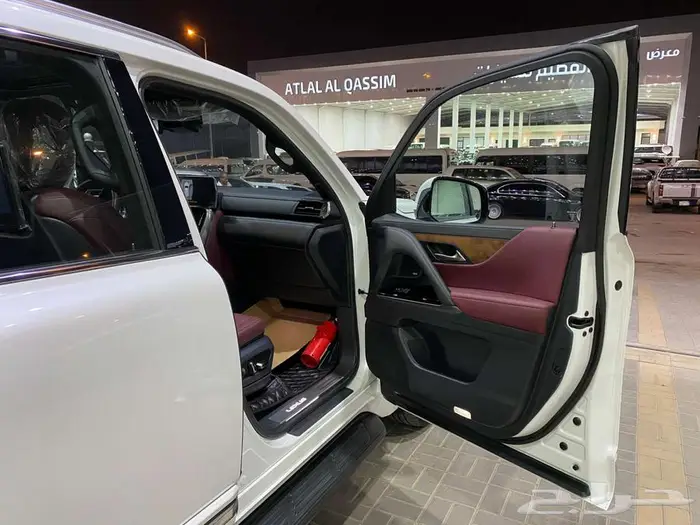 لكزس ال اكس 600 BB 2024 ابيض خليجي ماشيه 26000 كم 9