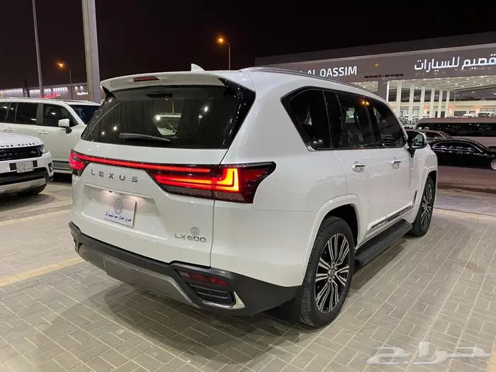 لكزس ال اكس 600 BB 2024 ابيض خليجي ماشيه 26000 كم 11
