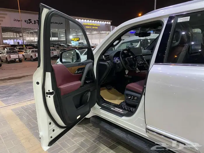 لكزس ال اكس 600 BB 2024 ابيض خليجي ماشيه 26000 كم 19