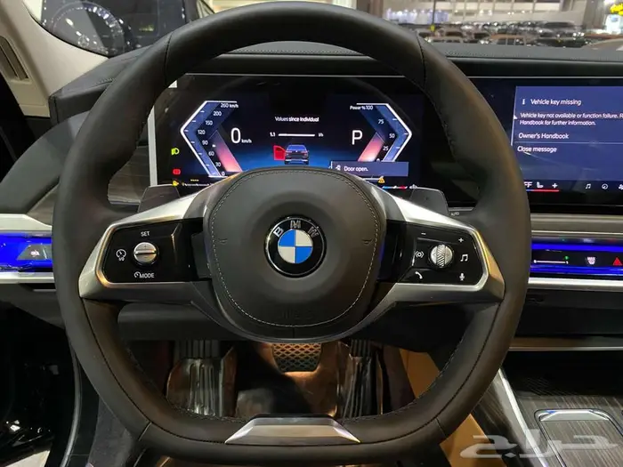 بي ام دبليو 735i موديل 2026 اسود خليجي 8
