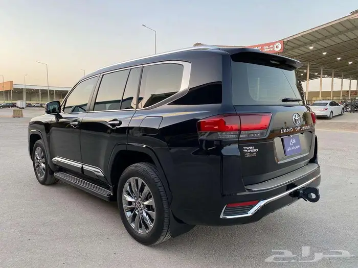 لاندكروزر-VXR -2024 فل كامل 7