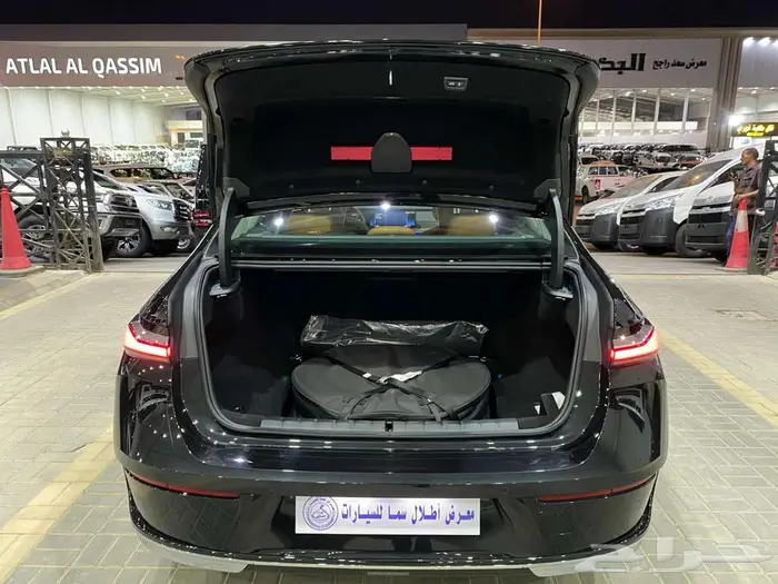 بي ام دبليو 735i موديل 2026 اسود خليجي 24