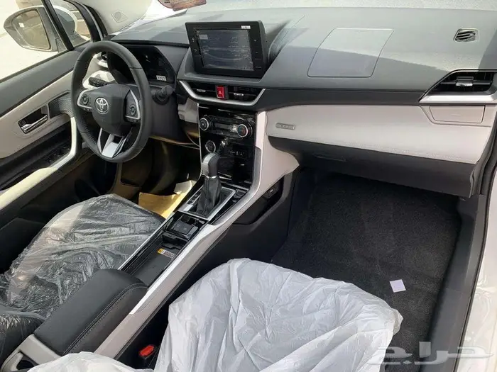 تويوتا فيلوز GLX بنزين 2025 7