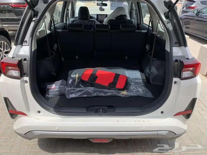 تويوتا فيلوز GLX بنزين 2025 12