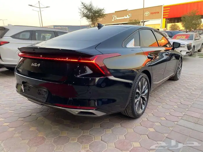 كيا k8 مستورد بنزين موديل 2022 بروجيكتور 4 كاميرات 4