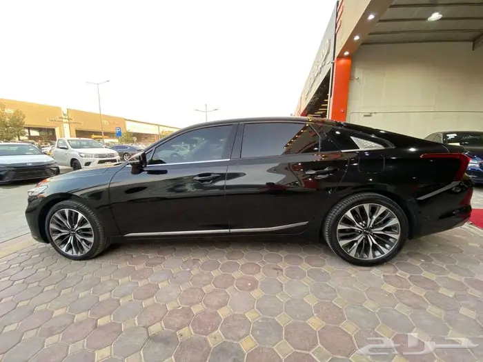 كيا k8 مستورد بنزين موديل 2022 بروجيكتور 4 كاميرات 6