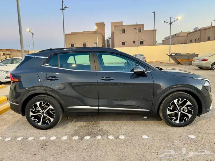 كيا سبورتاج للبيع 2024 نص فل 12