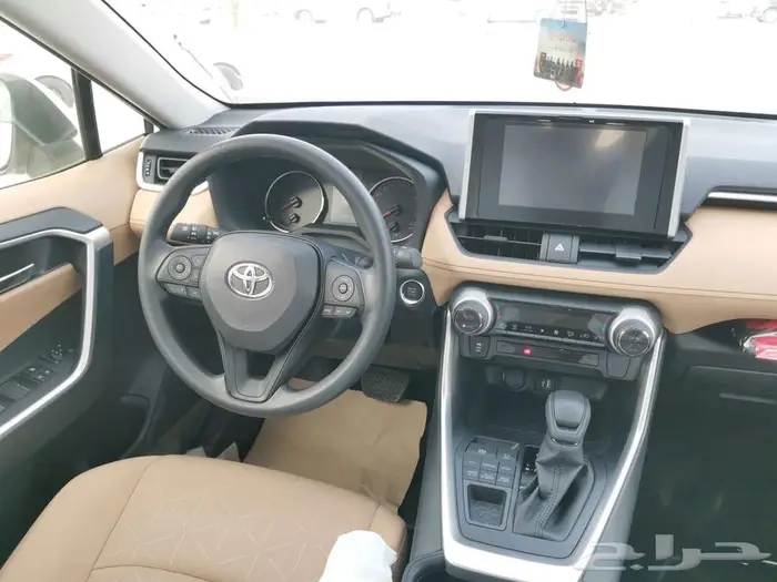 تويوتا راف فور فتحة XLE بنزين 2025 15