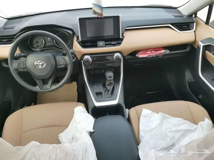 تويوتا راف فور فتحة XLE بنزين 2025 14