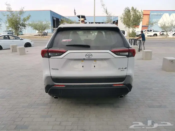 تويوتا راف فور فتحة XLE بنزين 2025 7