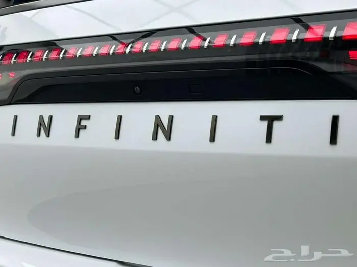 انفينتي QX80 اوتو جراف 2025 تجمع بين الفخامة والرفاهيه 26