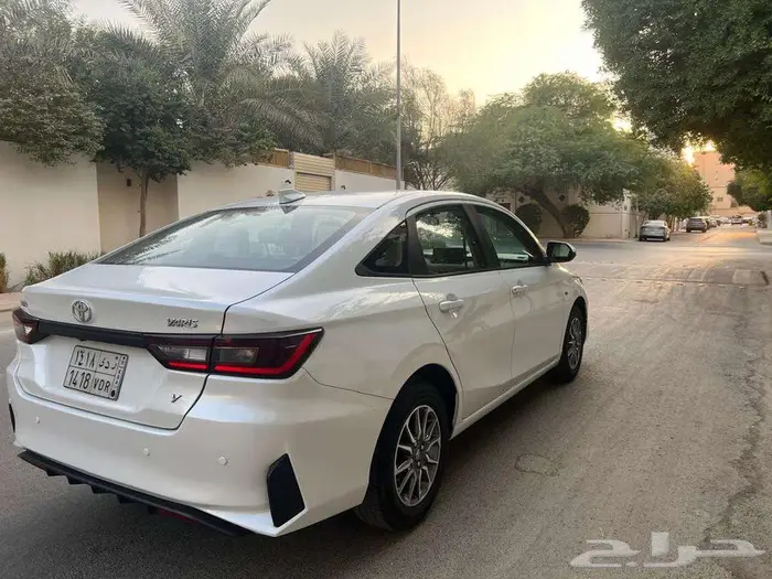 تويوتا يارس 2023 نص فل بدي وكاله 21