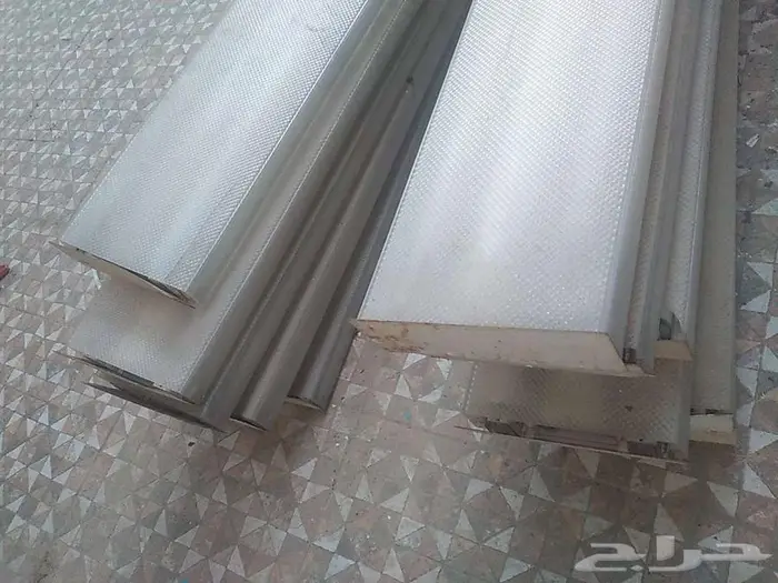 للبيع لمبات سقف واسلاك 1