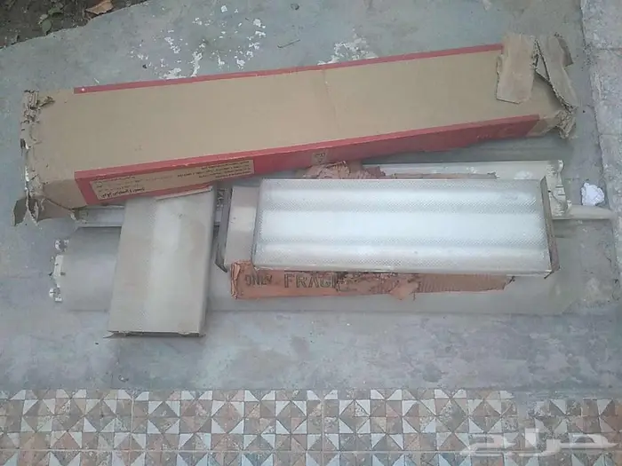 للبيع لمبات سقف واسلاك 3