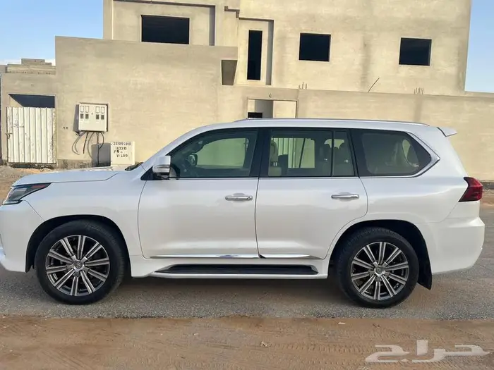 جيب لكزس LX 2016 10