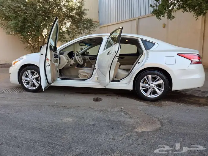 للبيع التيما نص فل v6 اللون ابيض 2013 10