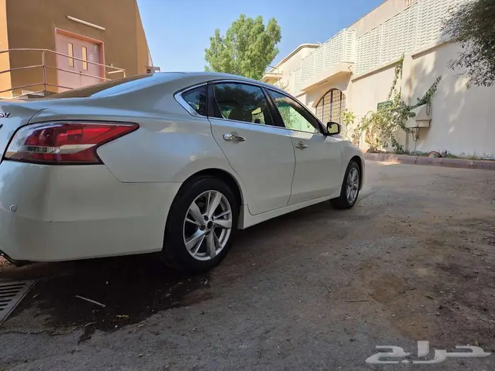 للبيع التيما نص فل v6 اللون ابيض 2013 4