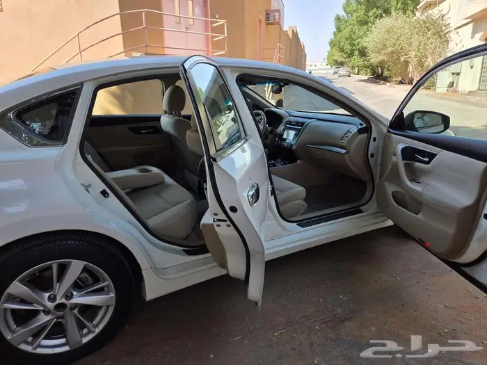 للبيع التيما نص فل v6 اللون ابيض 2013 14