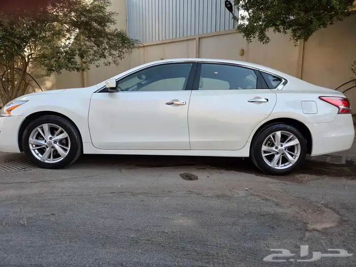 للبيع التيما نص فل v6 اللون ابيض 2013 2