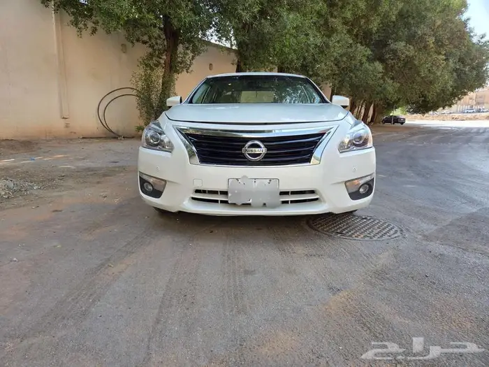 للبيع التيما نص فل v6 اللون ابيض 2013 0