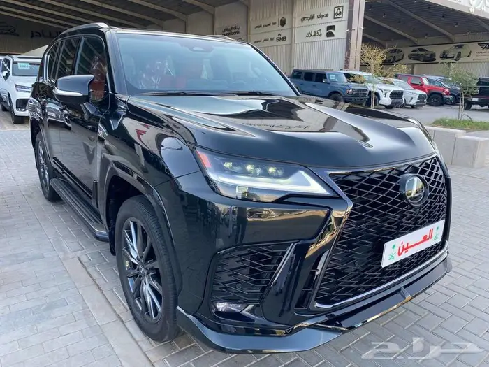 لكزس اف اسبوت الساير موديل 2025 عداد 10 الاف كم فقط 3