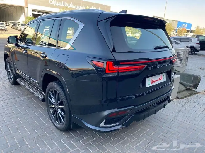 لكزس اف اسبوت الساير موديل 2025 عداد 10 الاف كم فقط 4