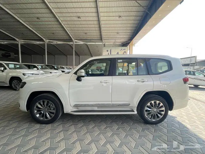 تويوتا لاندكروزر جي اكس ار L4 سعودي 2026 7