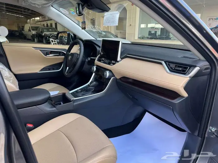 تويوتا راف فور LTD هايبرد 2025 4