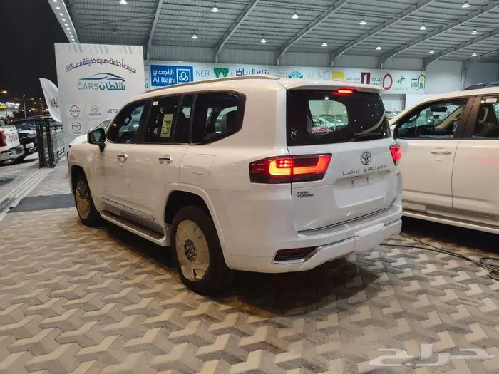 لاند كروزر في اكس ار 2024 كاش واقساط باقل سعر 13
