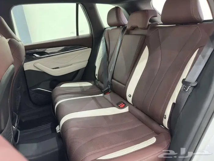 سياره جيلي مونجارو ابيض2024 12